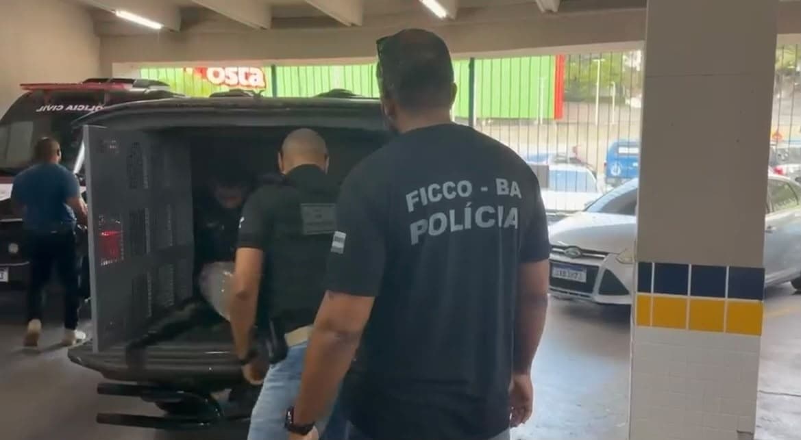 VÍDEO: Chefe de facção do Nordeste de Amaralina é preso na Avenida Centenário, em Salvador