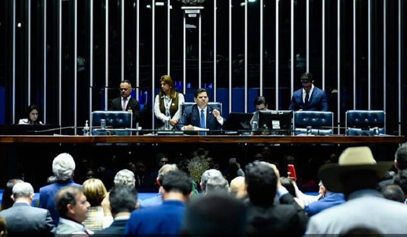 Levantamento detalha disputa ao Senado e oposição ainda não tem número para impeachment de ministro do STF