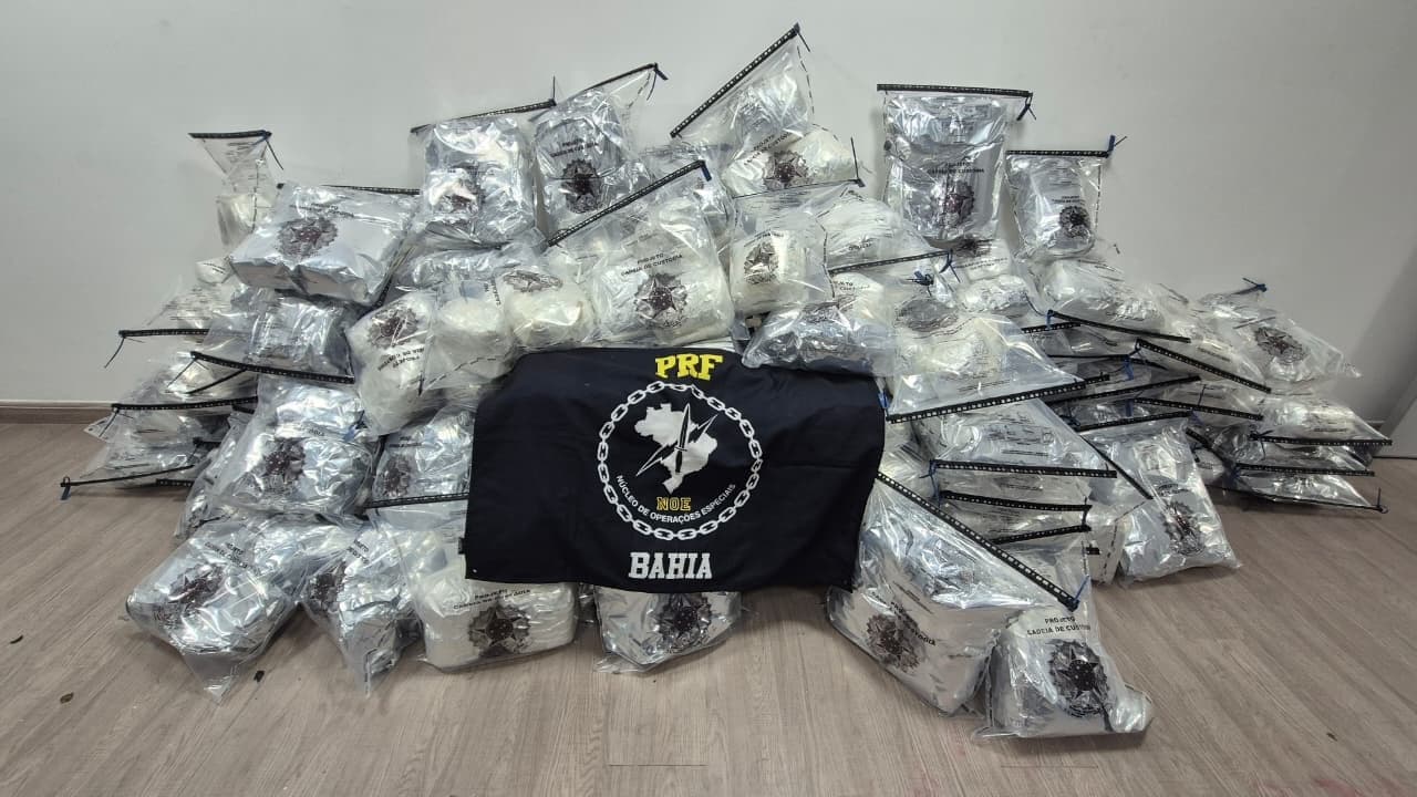 Perseguição por 26 quilômetros termina com apreensão de 200 kg de maconha em Salvador 