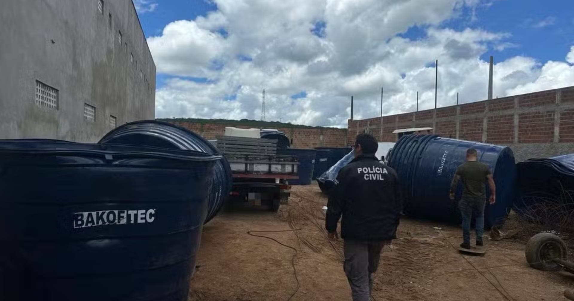 Polícia prende vereador e comerciante por desvio e venda de bens públicos em Manoel Vitorino