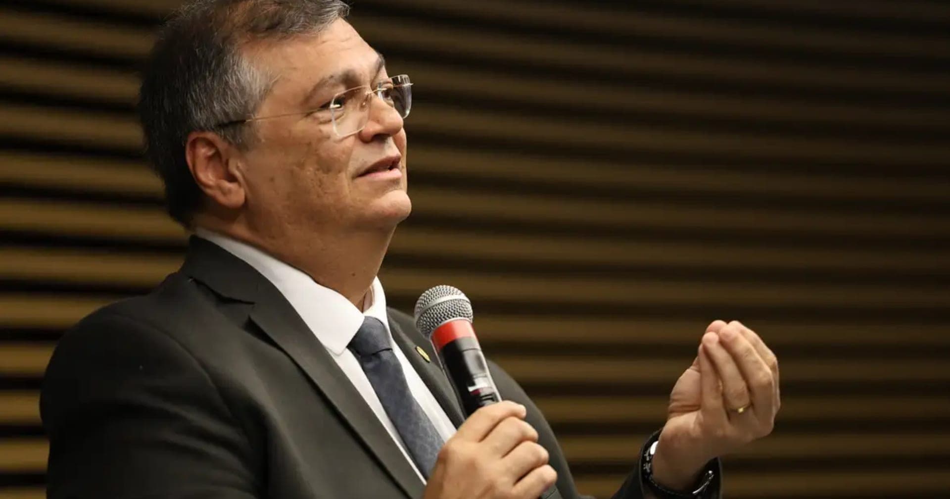 Justiça: Dino levanta sigilo de investigação que cita Mário Frias e aponta elo com PCC