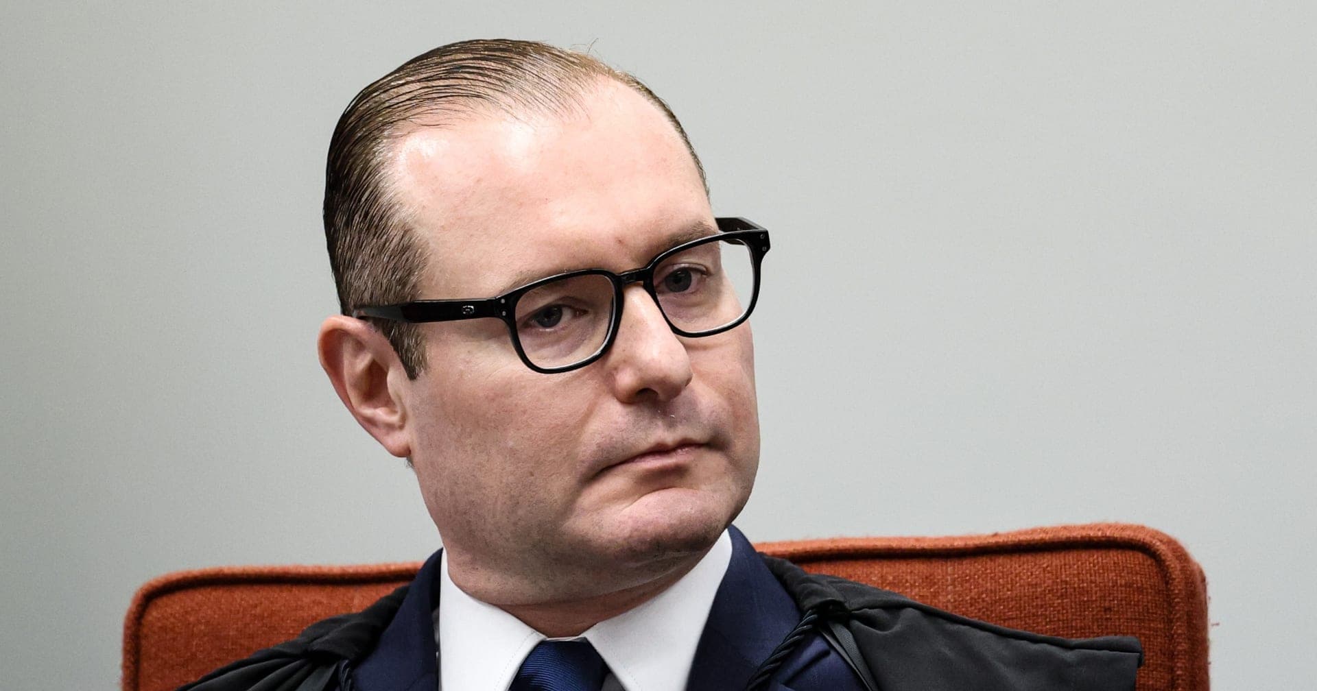 Zanin ordena que PF entregue íntegra de celular de Vorcaro antes de julgamento
