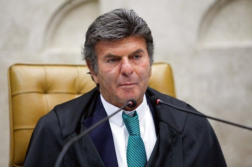 Filho de Luiz Fux chamou Daniel Vorcaro de “irmão” e falou em “tapete vermelho” para ex-banqueiro