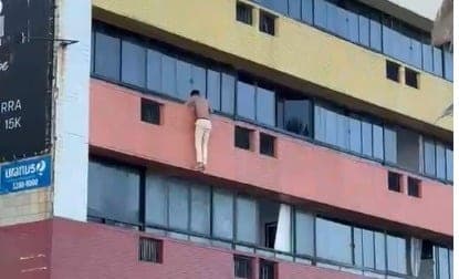 VÍDEO: Suposto flagrante de traição termina com homem se jogando de prédio na orla da Barra