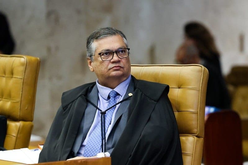 Flávio Dino pede vista em julgamento histórico do STF sobre mensagens de Daniel Vorcaro a Alexandre de Moraes
