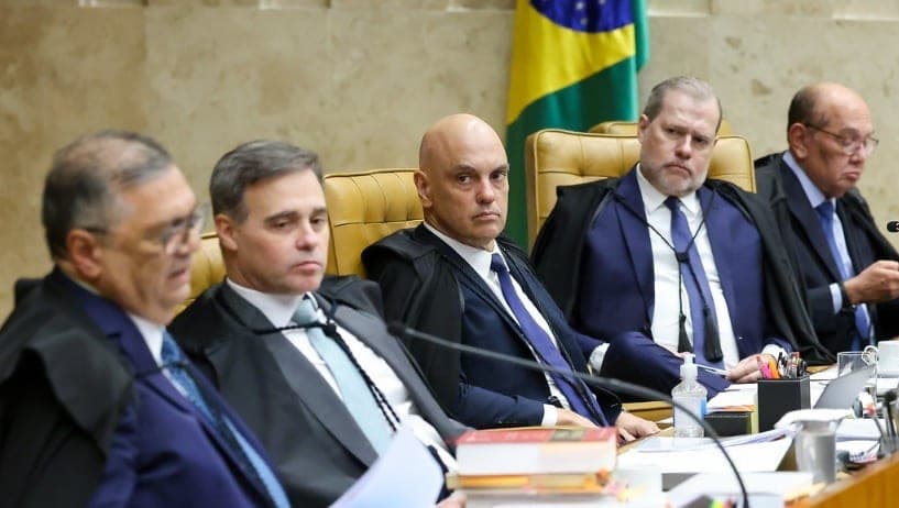 Pesquisa revela que 68% defendem impeachment de ministros do STF e 46% culpam Alexandre de Moraes pela crise