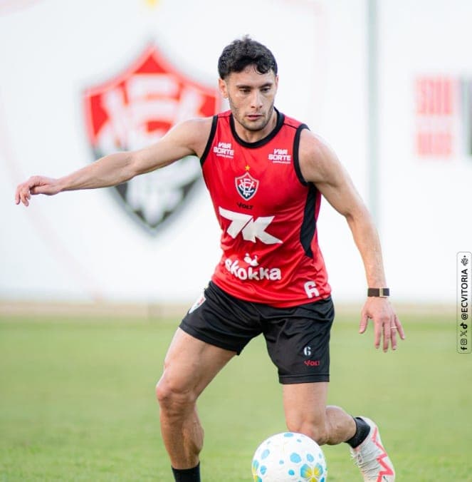 Com presença de Martínez, Vitória segue preparação para enfrentar o Cruzeiro