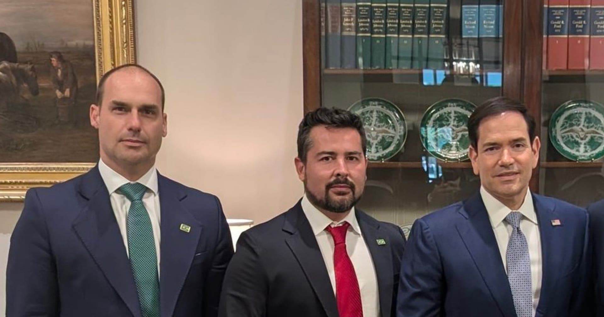 Eduardo Bolsonaro defende sanções dos EUA contra ministros do STF em reunião em Washington