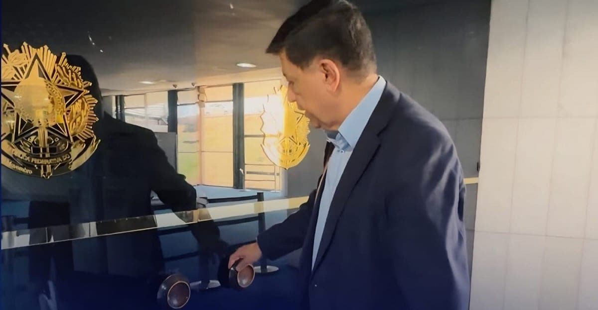Viana denuncia Alcolumbre por ter trancado porta do plenário e pede seu afastamento da presidência do Senado