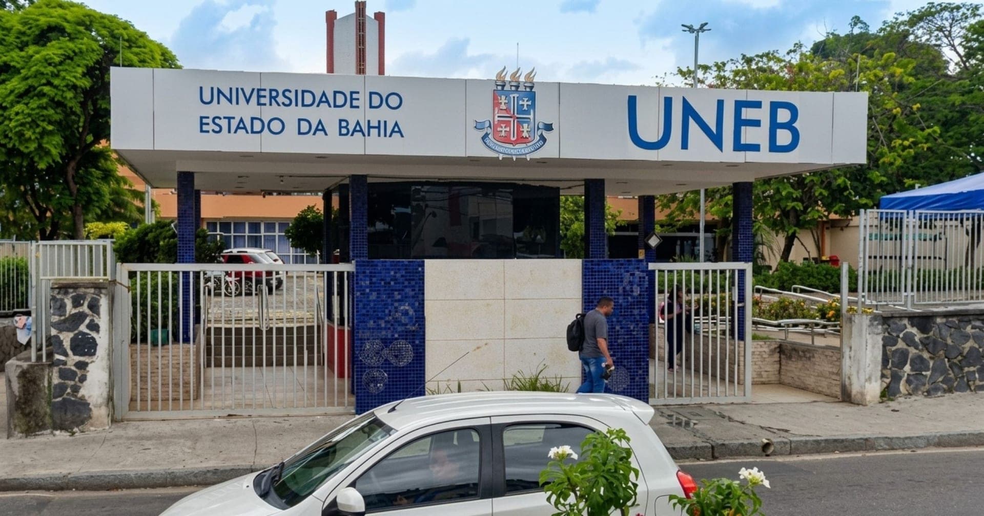Uneb abre licitações para realizar reformas e obras nos campi de Alagoinhas e Guanambi