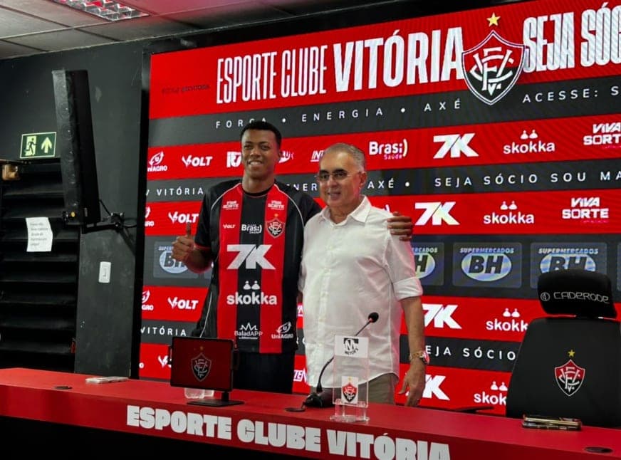 Darlan destaca versatilidade em apresentação no Vitória: “Consigo jogar na direita e na esquerda”