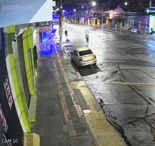 VÍDEO: Homem é baleado nas nádegas durante tentativa de arrombamento a loja em Alagoinhas