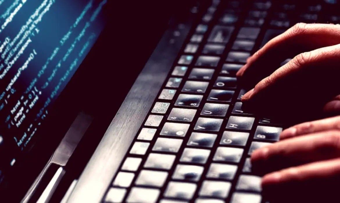 Falha na OpenAI: Pesquisadores usam software da Anthropic para acessar dona do ChatGPT