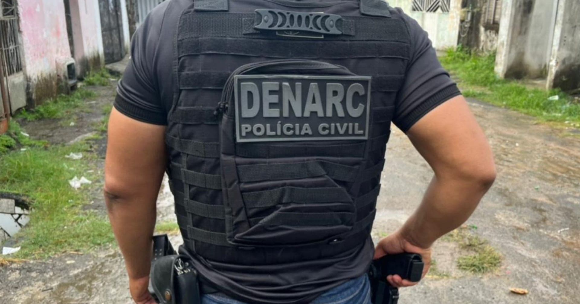 Polícia prende homem suspeito de comandar delivery de drogas no bairro de Piatã, em Salvador