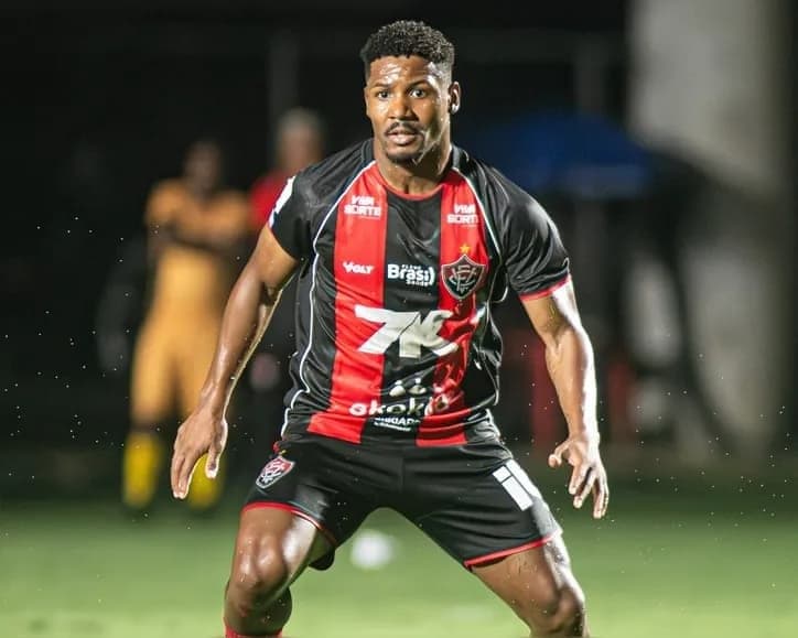 Fabiano Souza se lesiona em treino e pode desfalcar Vitória pelo restante da temporada